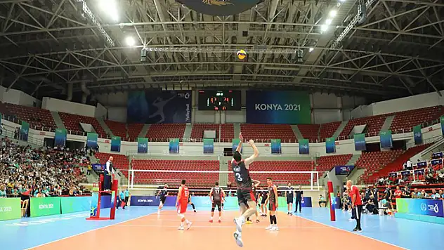 Bakan Kasapoğlu ve Başkan Altay, Voleybol Milli Takımı'nın sevincine ortak oldu
