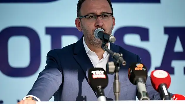Bakan Kasapoğlu: 'Yüzme bilmeyen 1 milyon kişiyi havuzlarla buluşturacağız'