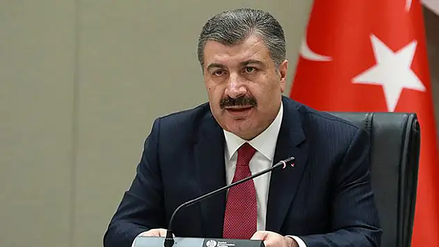 Bakan Koca'dan Kovid-19 hastası babasını Türkiye'ye gönderen Leyla'ya mesaj