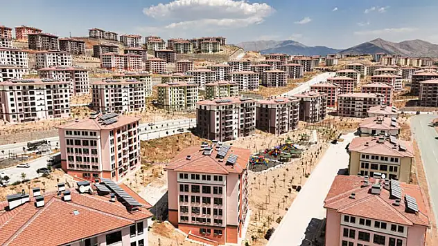 Bakan Kurum, deprem bölgesinde teslim edilen konutların sayısını açıkladı