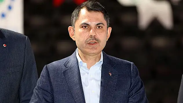 Bakan Kurum: Elazığ'da 20 ağır hasarlı, 517 az hasarlı, Malatya'da 18 az hasarlı bina tespit edilmiştir
