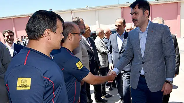 Bakan Kurum Konya'da itfaiye personeliyle bayramlaştı
