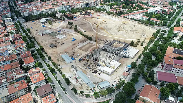 Bakan Kurum, Konya Millet Bahçesi ve Millet Camii inşaatında incelemelerde bulundu