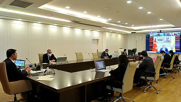 Bakan Kurum, Konyalı başkanlarla görüştü