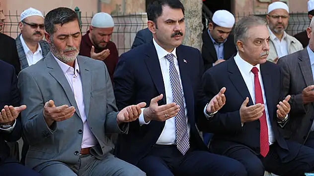 Bakan Kurum, Konyalı şehit Yunus Mermer'in ailesini ziyaret etti