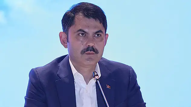 Bakan Kurum: Marmara Denizi'nde ilk 20 metrede artık müsilaja rastlanmıyor
