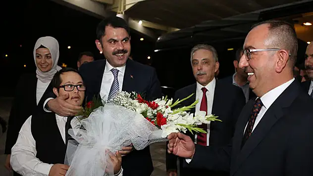 Bakan Kurum Meram Belediyesini ziyaret etti