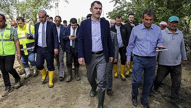 Bakan Kurum, sel felaketinin yaşandığı Haymana'da incelemelerde bulundu
