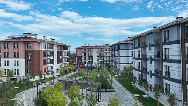 Bakan Kurum, TOKİ ile Düzce'de ev sahibi olan vatandaşların görüntülerini paylaştı