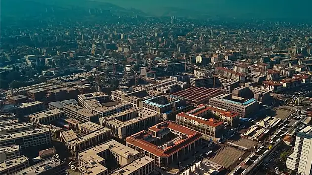 Bakan Kurum'dan 'Asrın İnşası Türkiye'nin Başarısı: 455 Bin Konut Tamam' programına ilişkin paylaşım