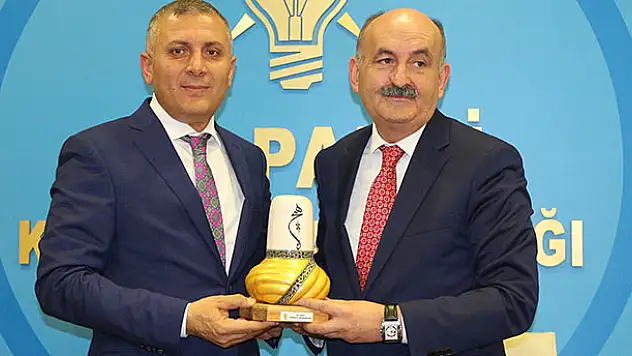 Bakan Müezzinoğlu'ndan AK Parti Konya İl Başkanlığına ziyaret