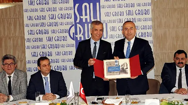 Bakan müjdeyi verdi: Çin'le vizeler kalkıyor