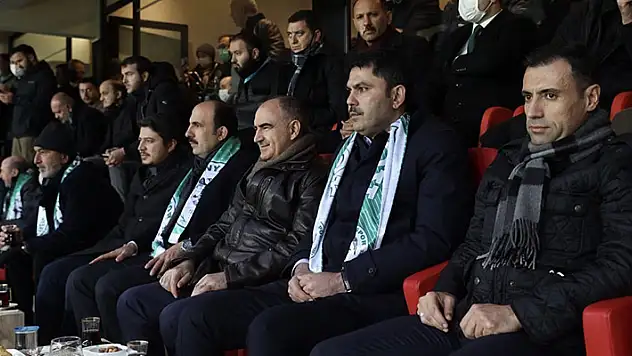 Bakan Murat Kurum Konyaspor - Antalyaspor maçını izledi