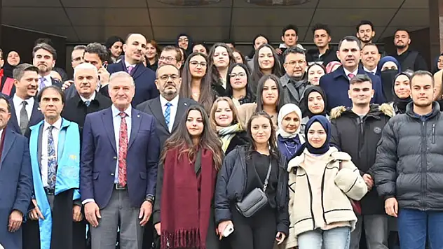 Bakan Murat Kurum'dan Selçuk Üniversitesi öğrencilerine sürpriz jest
