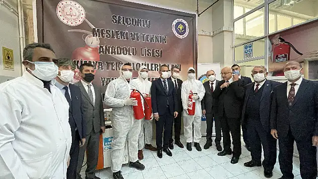 Bakan Özer'den Konya'da meslek lisesi ziyareti