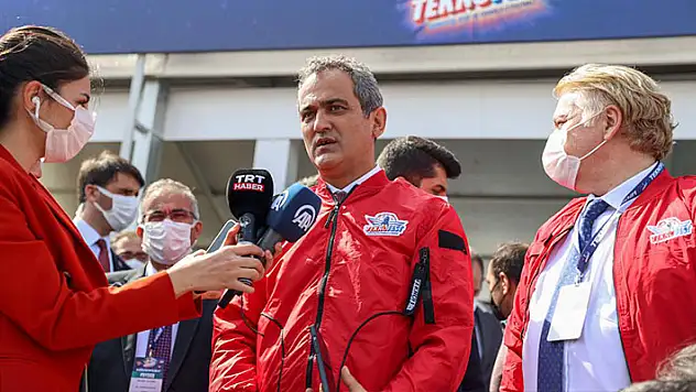 Bakan Özer: TEKNOFEST, çocuklarımız ve gençlerimiz için çok büyük kazanç sağlayacak