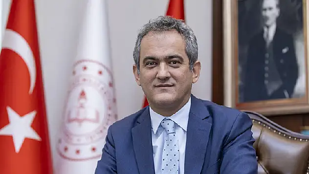 Bakan Özer: Yarıyıl tatilini uzatmayı gerektirecek herhangi bir durum söz konusu değil
