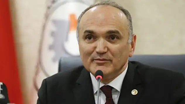 Bakan Özlü'den yerli otomobil açıklaması