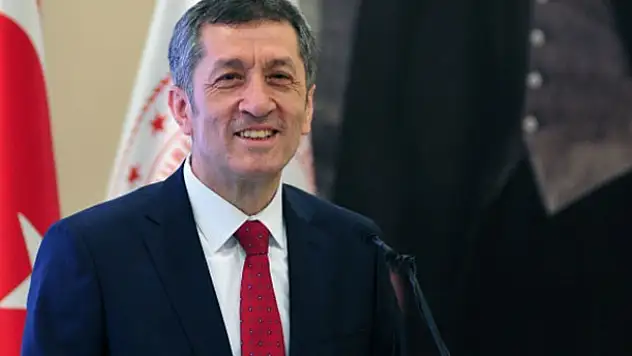 Bakan Selçuk, EBA'da yaşanan sorunla ilgili açıklama yaptı