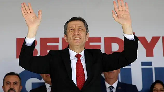 Bakan Selçuk'tan iyi tatiller kuzularım paylaşımı