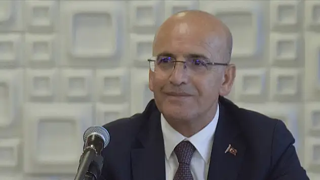 Bakan Şimşek'ten ihracatçılar ve reel sektöre Hazine garantili yeni destek paketi müjdesi
