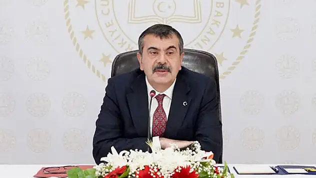 Bakan Tekin'den Öğretmenler için isteğe bağlı yer değiştirme görev süresinde değişiklik açıklaması

