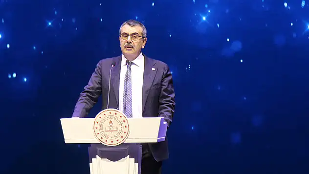 Bakan Tekin Konya'dan 1 milyon 100 bin öğrenciye seslendi