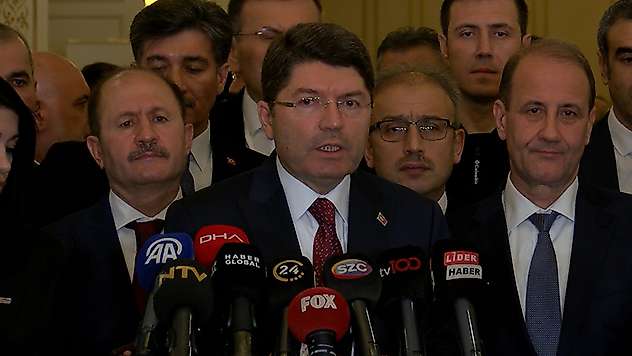 Bakan Tunç: AYM de Yargıtay da anayasamıza bağlıdır

