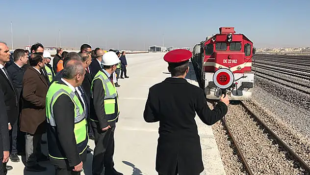 Bakan Turhan, Yeni Konya Tren Garı ve Lojistik Merkezi'ni inceledi