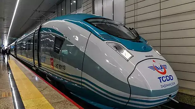 Bakan Uraloğlu açıkladı! Öğretmenlere tren biletlerinde yüzde 50 indirim
