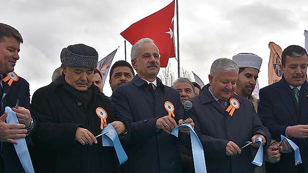 Bakan Uraloğlu: Bölünmüş yol ağımızı, 30 bin kilometrenin üzerine çıkarmanın gururunu yaşıyoruz