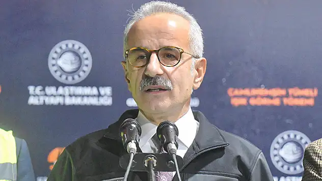 Bakan Uraloğlu: Dağları tünellerle delerek ihtiyaç duyulan projeleri gerçekleştirdik