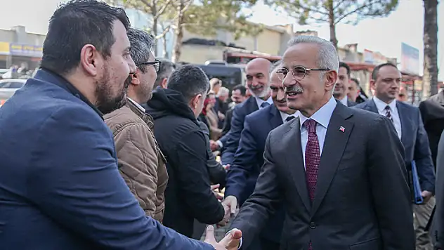 Bakan Uraloğlu, Konya'da taşıyıcılar kooperatifi üyeleriyle buluştu 