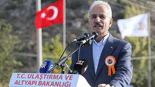 Bakan Uraloğlu: Son 23 yılda, kara yolu altyapımıza yaptığımız yatırımlarla Türkiye'yi adeta yeniden inşa ettik