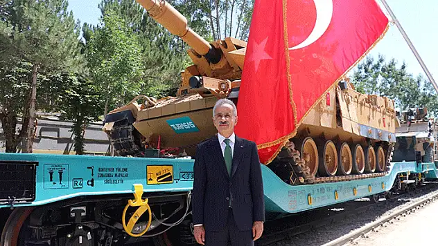 Bakan Uraloğlu: Türkiye savunma sanayisi ürünleriyle dünya piyasalarına adeta mührünü vurdu
