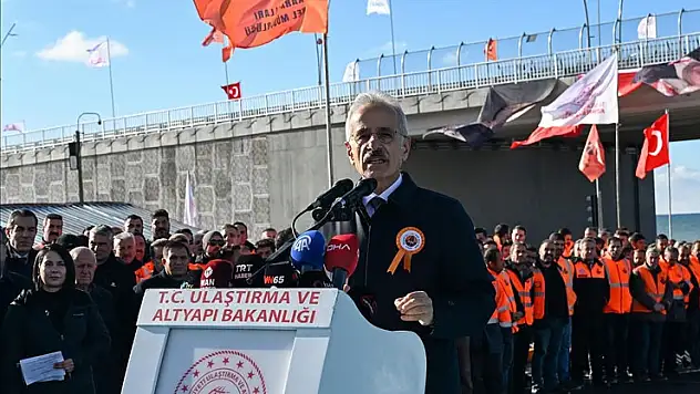 Bakan Uraloğlu: Türkiye Yüzyılı vizyonuyla yatırım, istihdam, üretim ve ihracat odaklı büyüme stratejimizi sürdürüyoruz