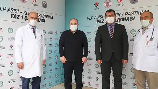 Bakan Varank yerli aşı oldu