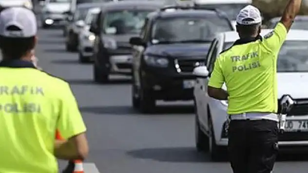 Bakan Yerlikaya duyurdu: 17-24 Ekim tarihlerinde 2 milyon 829 bin 271 araç denetlendi, 522 bin 427 araca/sürücüye işlem yapıldı