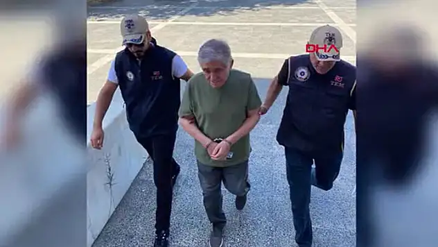 Bakan Yerlikaya duyurdu! Turuncu kategoride yer alan firari FETÖ üyesi yakalandı