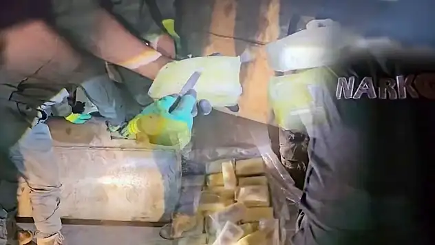 Bakan Yerlikaya'dan Şırnak'ta ele geçirilen 142 kilogram sentetik uyuşturucuya ilişkin paylaşım