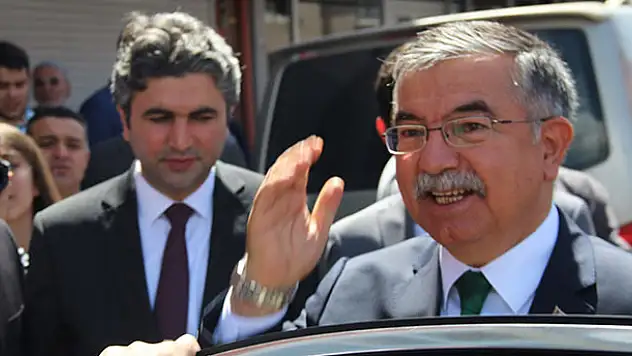 Bakan Yılmaz, Konya'da çeşitli ziyaretler gerçekleştirdi