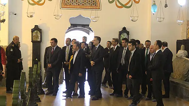 Bakan Yılmaz, Mevlana Müzesi ve Bilim Merkezi'ni ziyaret etti
