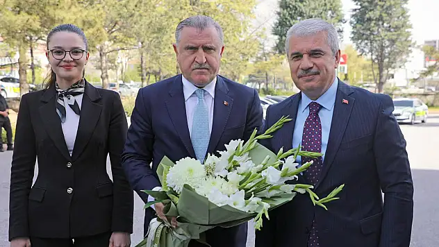 Bakan Bak, Konya Valisi Akın'ı ziyaret etti