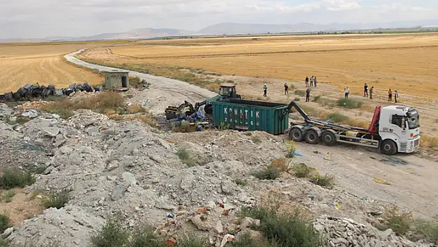 Bakanlık, Konya'da çevreye kimyasal atık atan 3 kişiye 38 milyon lira ceza kesti