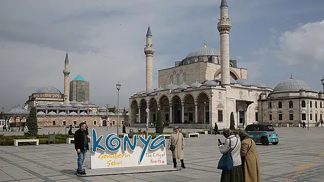 Bakanlık: Türkiye'yi 10 ayda ziyaret eden turist sayısı 50,2 milyonu aştı

