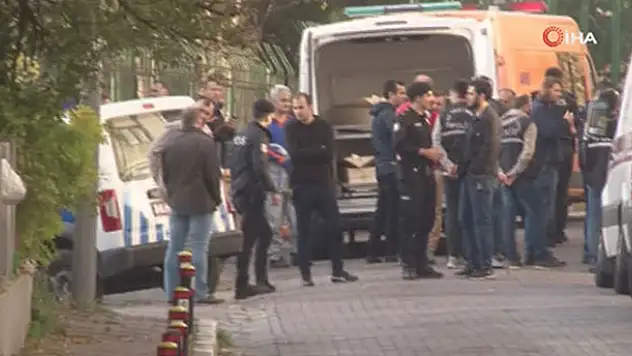 Bakırköy'de bir dairede 1'i çocuk 3 kişinin cansız bedeni bulundu! Yine siyanür...