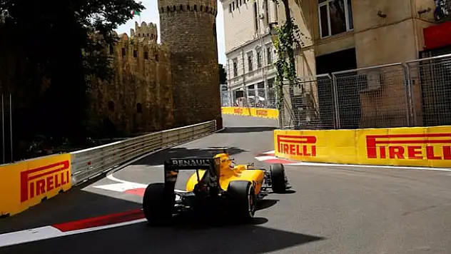 Bakü caddeleri Formula 1 pistine dönüştü