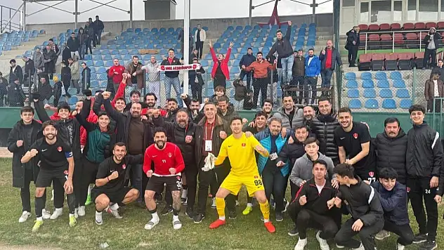 BAL'da zirve yarışı nefes kesiyor! Konya takımı farkı 3'e indirdi