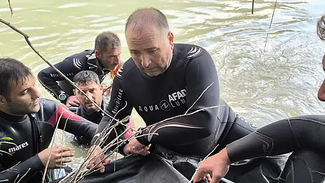 Balık tutmak isteyen çocuk canından oldu
