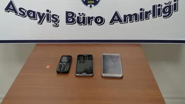 Balıkesir'de çaldığı telefonlarla Konya'da yakalandı
